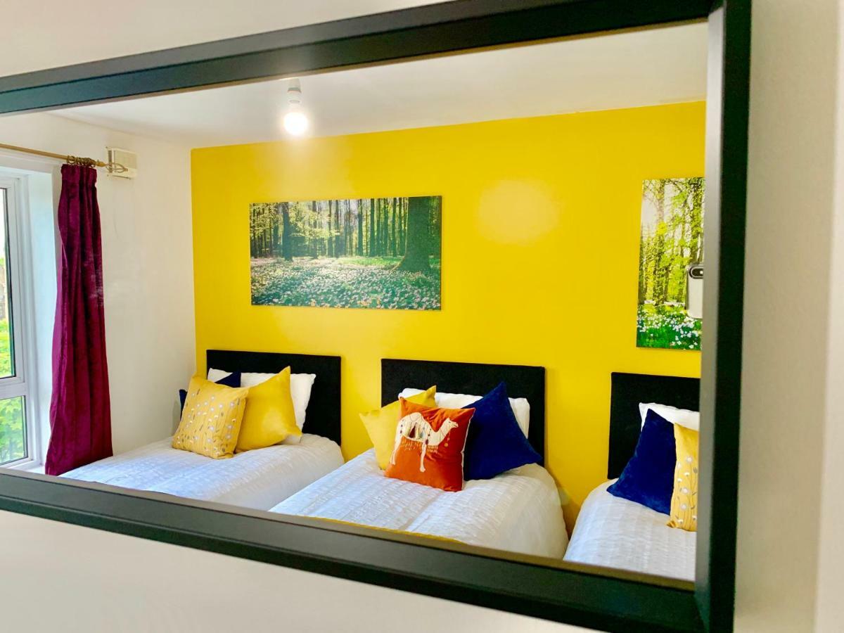 לונדון 2 Bedrooms Modern Apartment, Lounge, Full Kitchen, Balcony, 5 Minutes Stratford Station מראה חיצוני תמונה