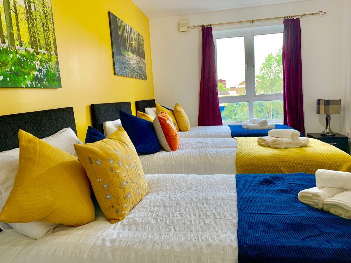 לונדון 2 Bedrooms Modern Apartment, Lounge, Full Kitchen, Balcony, 5 Minutes Stratford Station מראה חיצוני תמונה