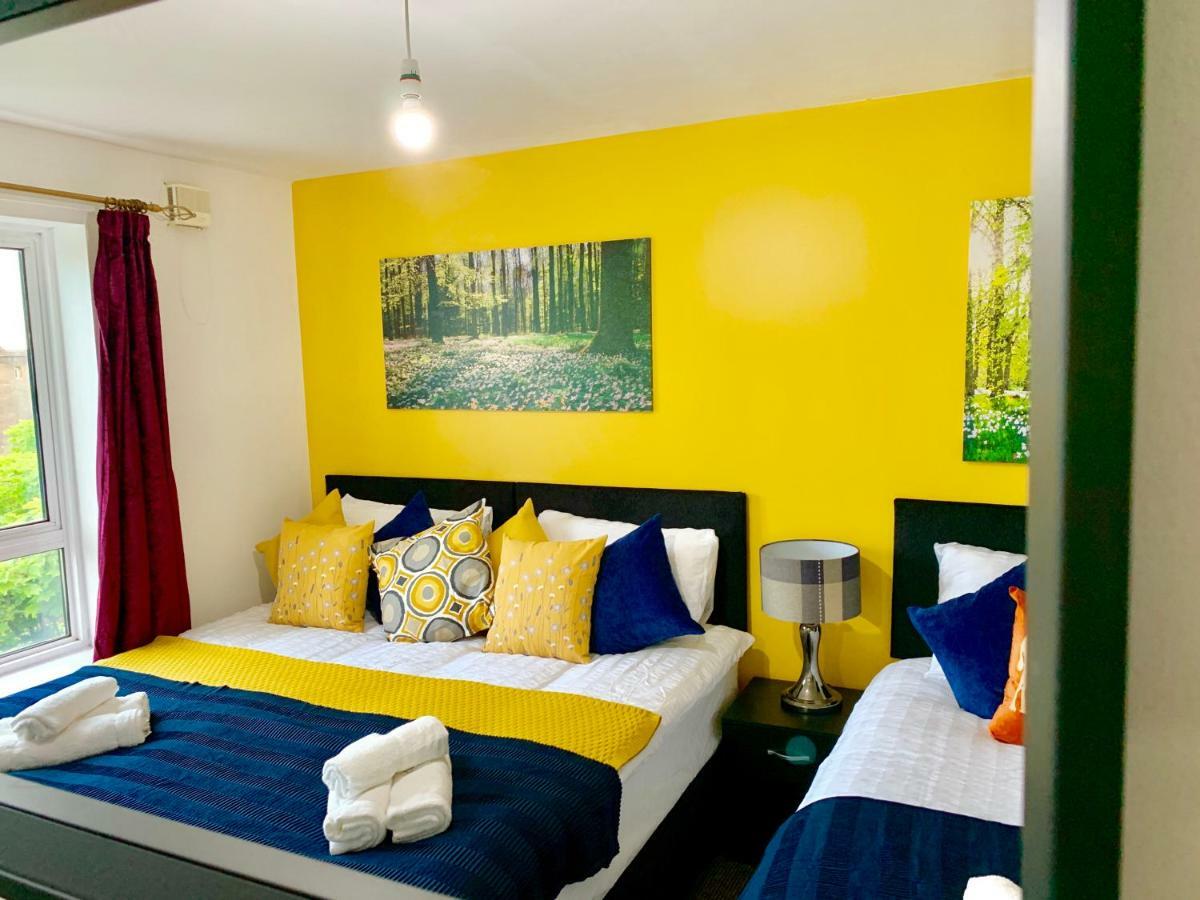 לונדון 2 Bedrooms Modern Apartment, Lounge, Full Kitchen, Balcony, 5 Minutes Stratford Station מראה חיצוני תמונה